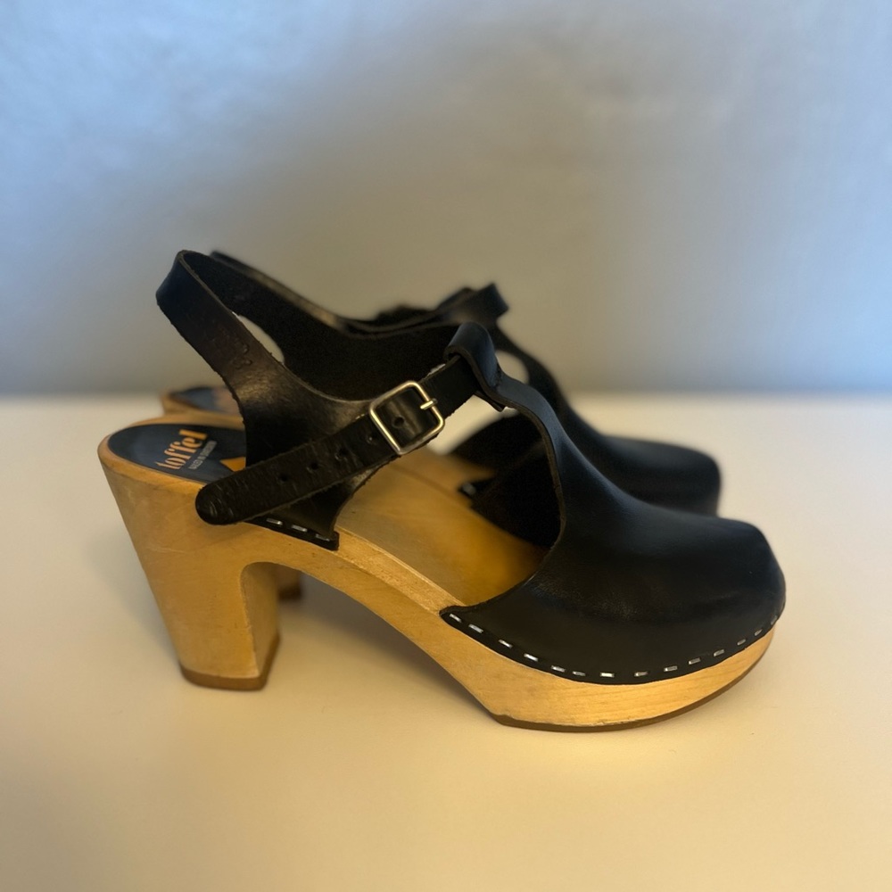 Swedish Hasbeen T-strap clogs, black, lightly used.